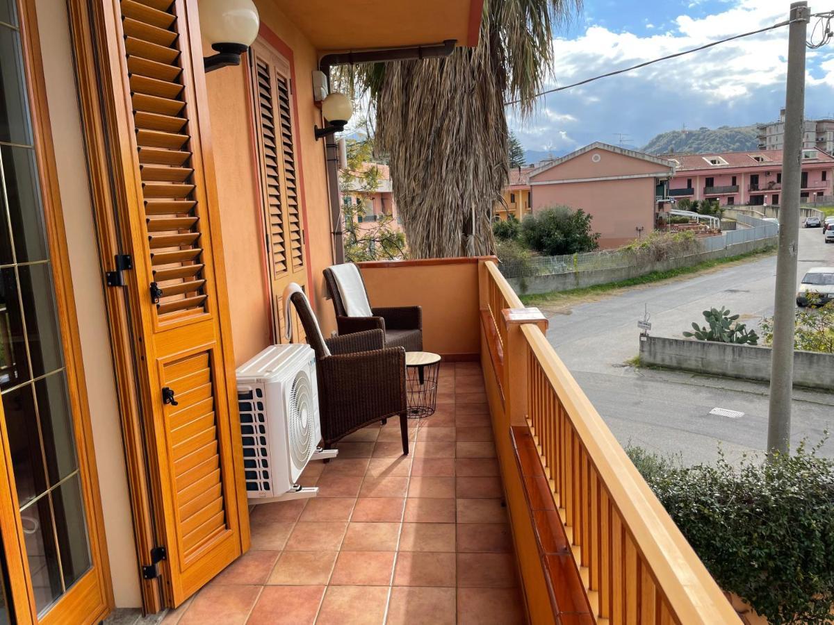Residence Don Turi Villafranca Tirrena Exterior foto