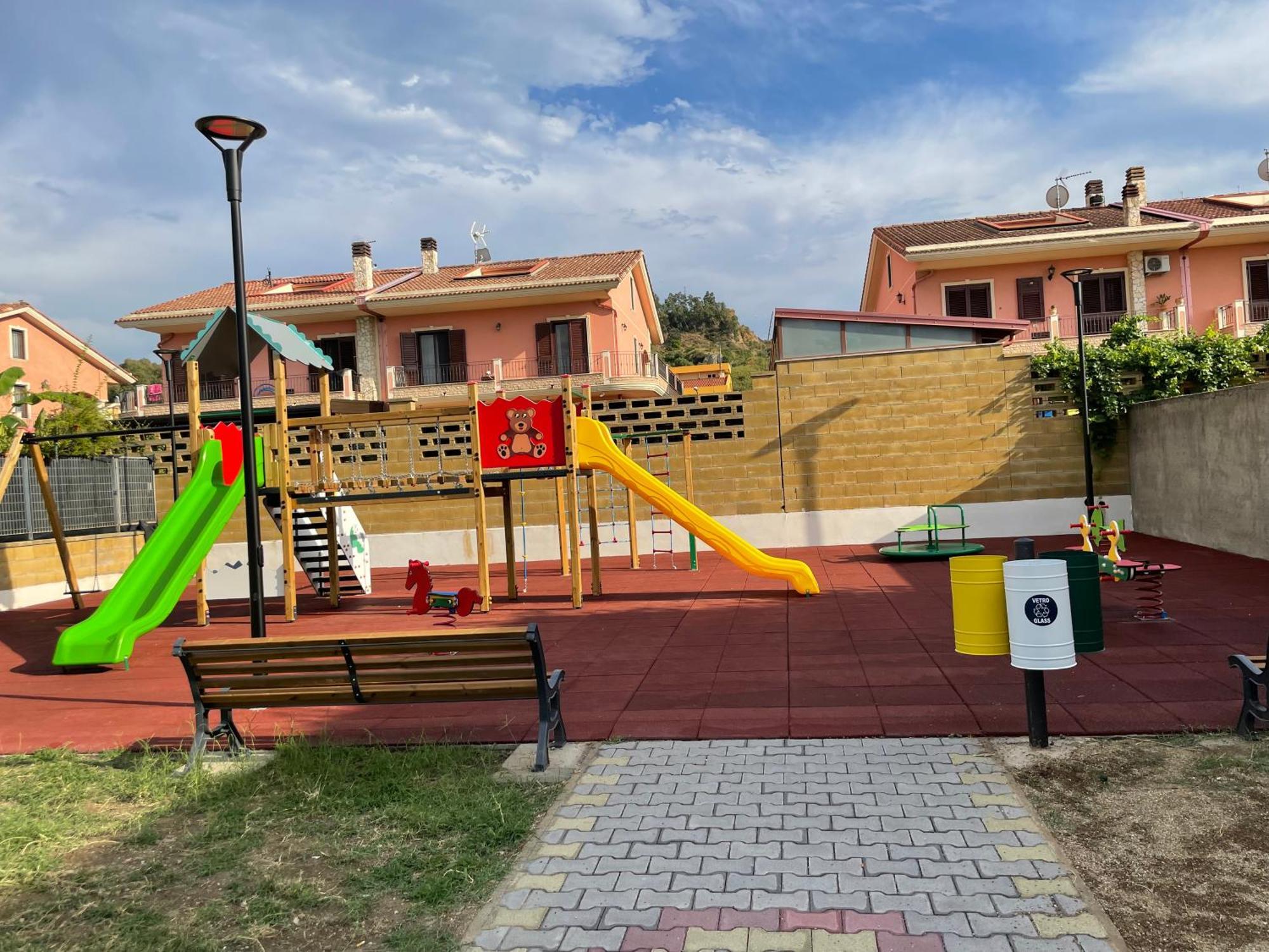 Residence Don Turi Villafranca Tirrena Exterior foto